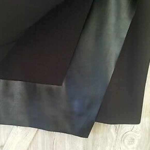 CALVIN KLEIN BEAUTIFUL BLACK SKIRT  NWT - SIZE 14 - STYLISH FAUX LEATHER PANEL - Picture 5 of 11